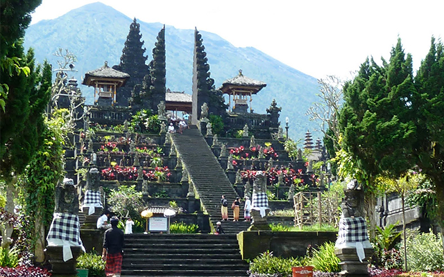 Pura besakih bali, Храм матери, Самый большой храм на бали